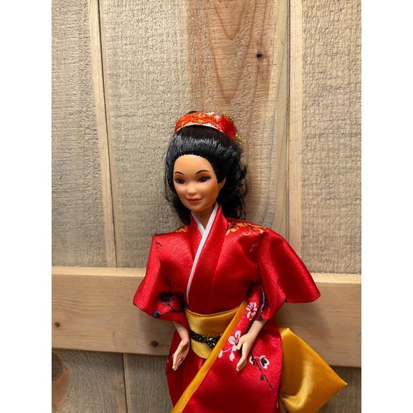 Rare Vintage 1984 Dolls of the World Japan Barbie Doll with shoes complete outfi - Picture 3 of 8